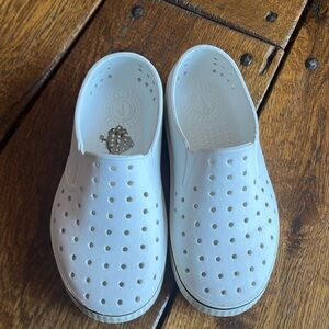 Kids white Native universal shoes size 12